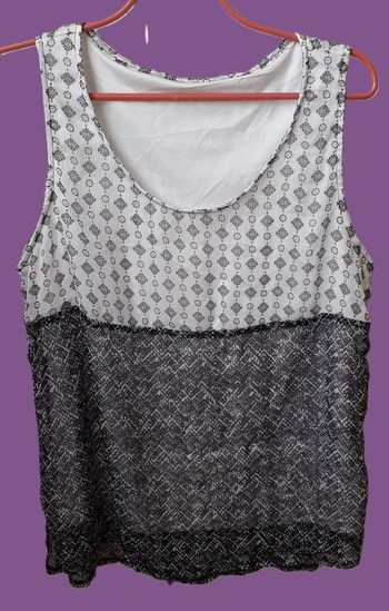 Blouse débardeur. Taille 40. Très bon état.