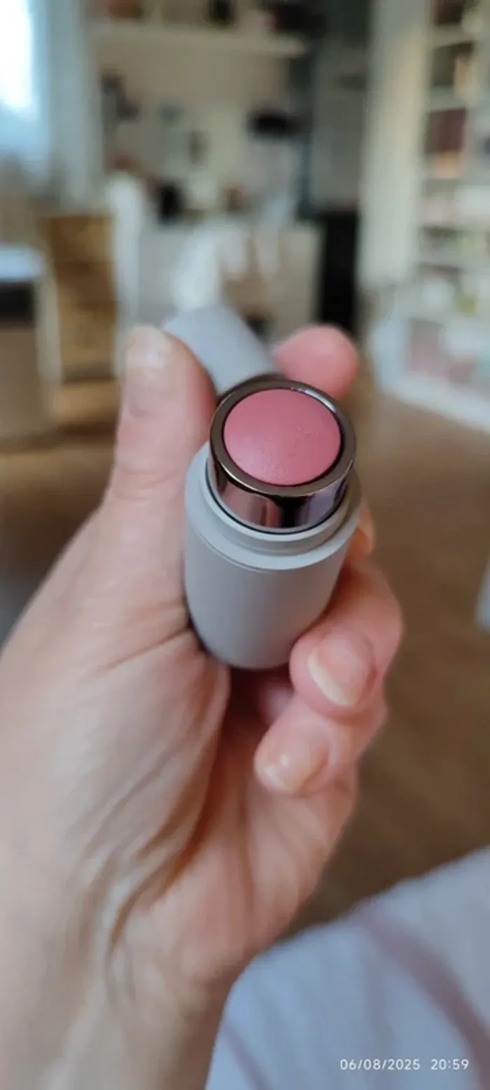 Westman Atelier Petite Baby Cheeks Blush Stick shade Petal 2,5gr - photo numéro 2