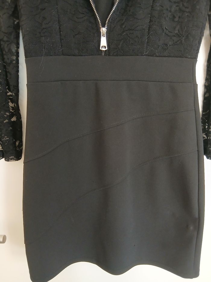 Robe moulante dentelle noire - photo numéro 3