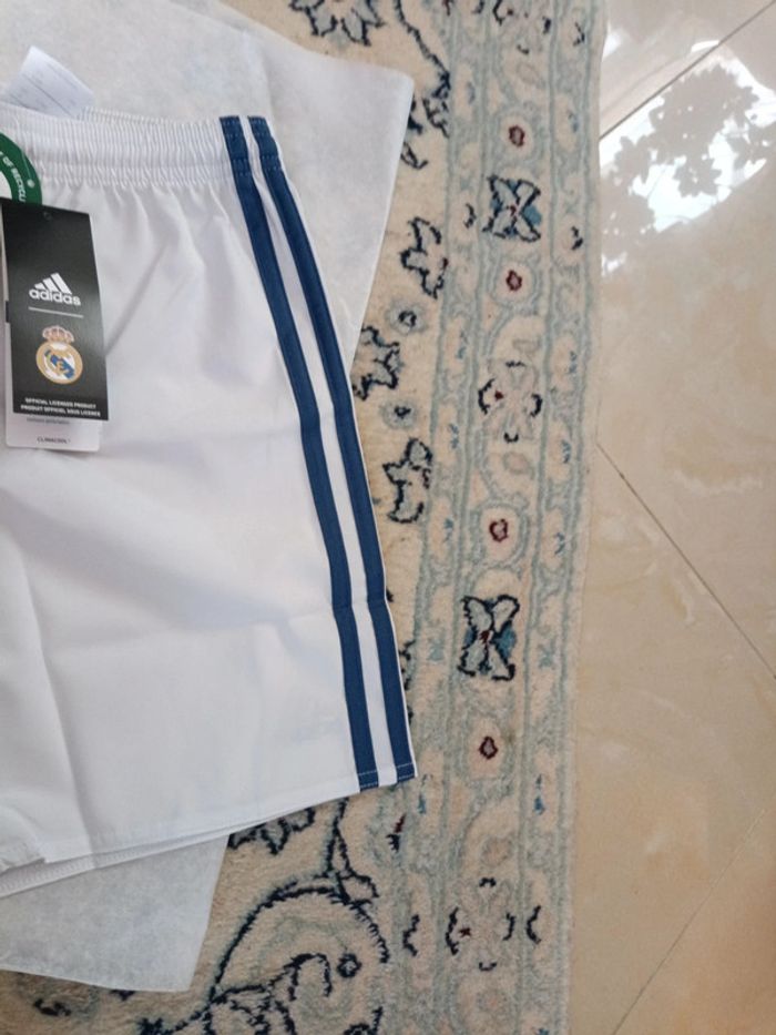 Short de foot Adidas équipe Réal Madrid taille 9/10 ans authentique neuf - photo numéro 7
