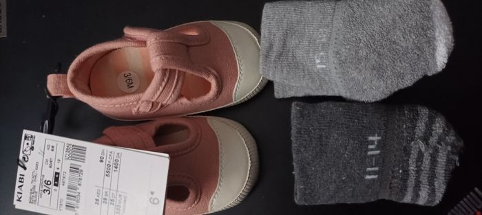 Lot chaussures 3/6 mois et chaussettes