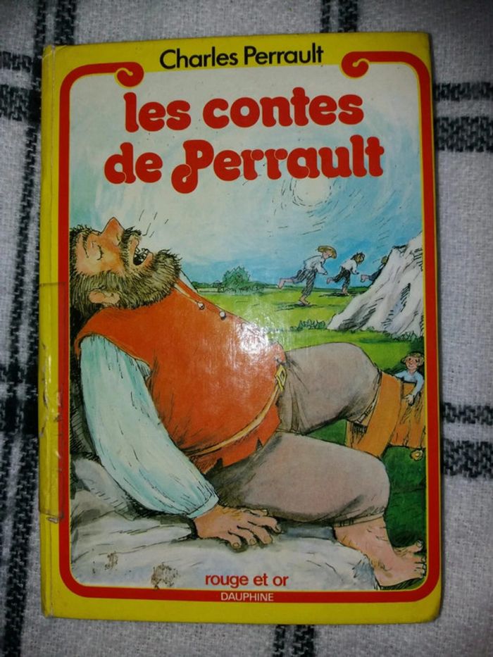 Livre les contes de Perrault
