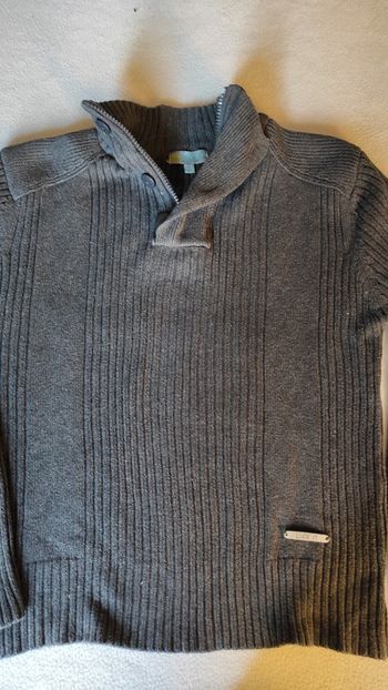 Pull  gris