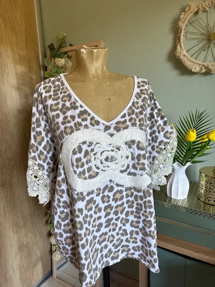 Magnifique tee shirt oversize léopard et broderie femme