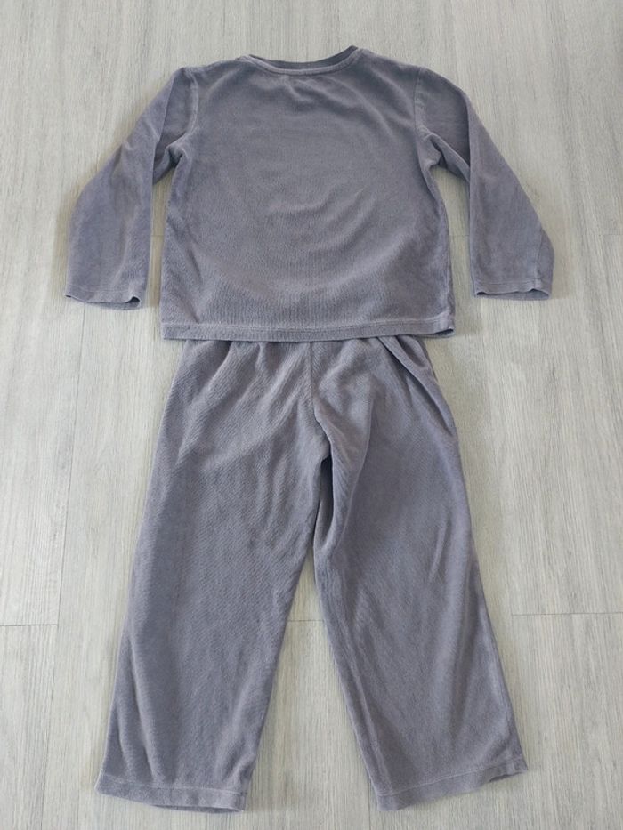 Pyjama Carrefour taille 4 / 5 ans - photo numéro 3