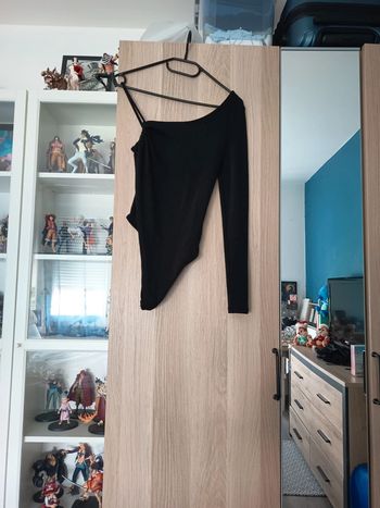Body noir asymétrique neuf Bershka - Taille M 38
