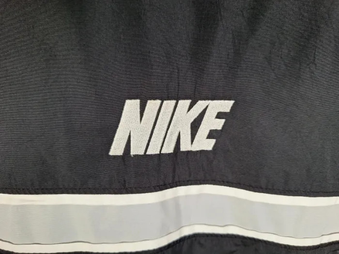 Nike Vintage Track Jacket Noire – Logo Brodé – Taille L (560) - photo numéro 12