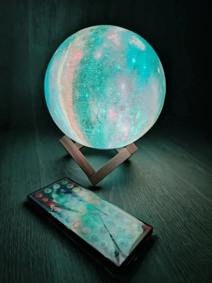 Magnifique Lampe Lune décorative 16 couleurs RGB