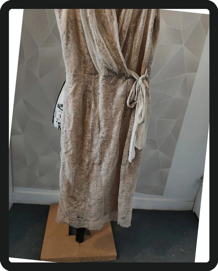 Robe  beige - photo numéro 2