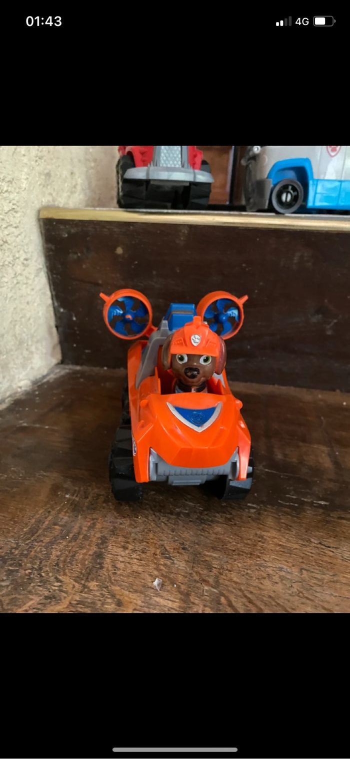 Véhicule et personnage rescue pat patrouille