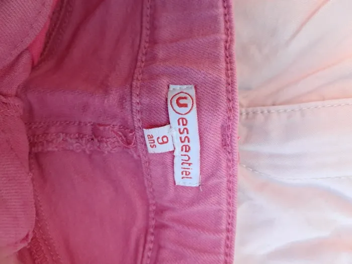 Lot de 2 jolis shorts rose et fushia avec broderie - T 9 ans - Kiabi et U essentiel - photo numéro 4