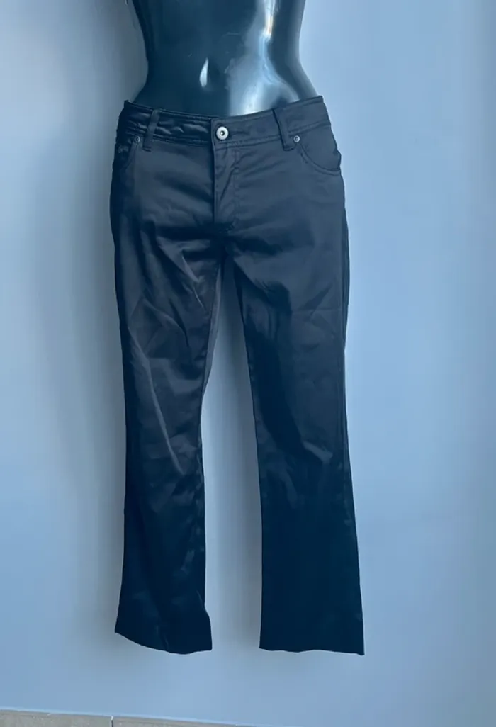 pantalon noir effet satin droit regarder toutes les photos et mesures - photo numéro 2