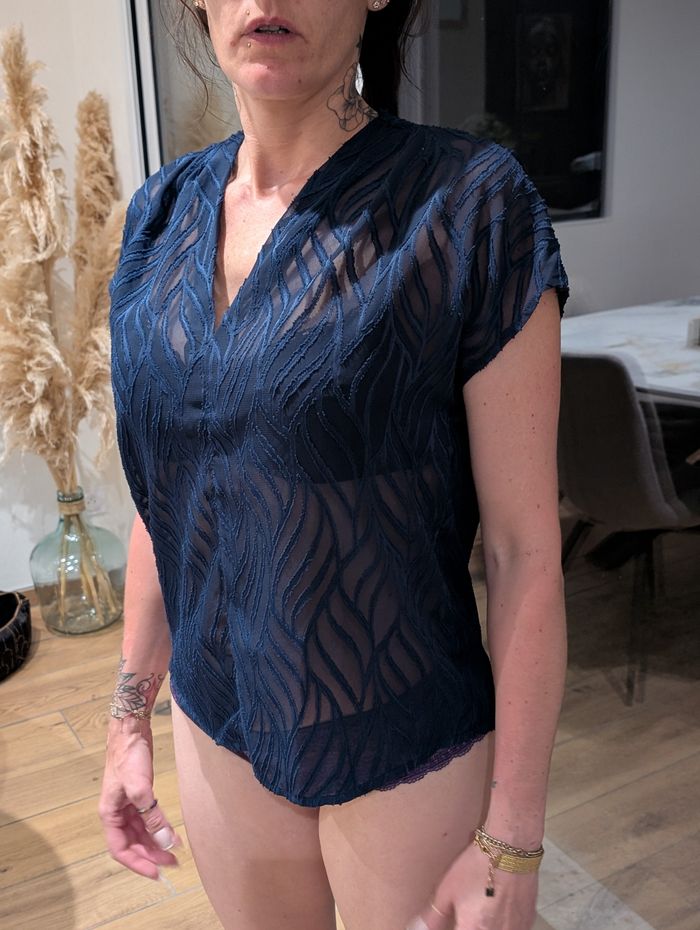 Top transparent