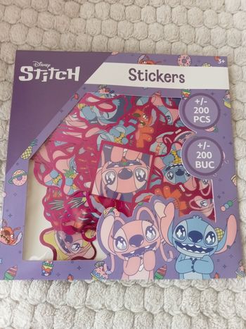 Pochette de stickers  Stitch