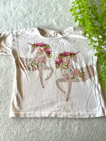 Très beau tee shirt à courte manche pour petite fille
