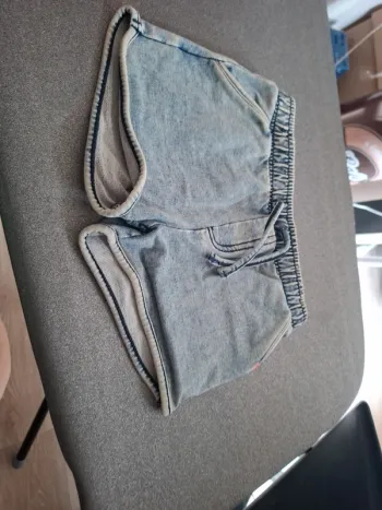 Lots 7 shorts 4 ans