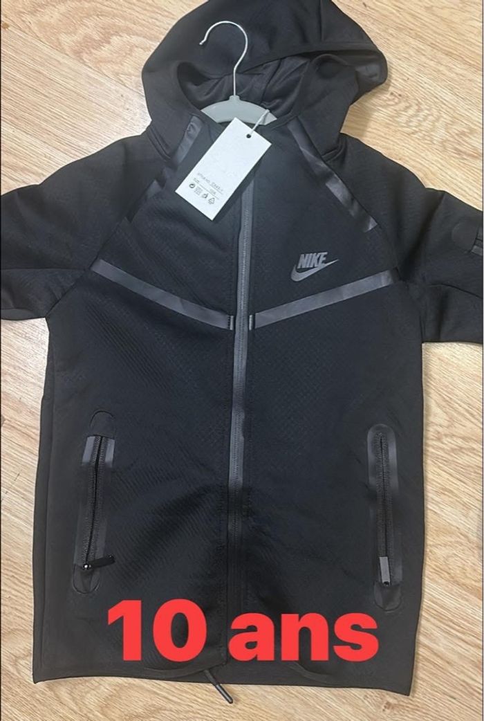 Ensemble survêtement - photo numéro 3