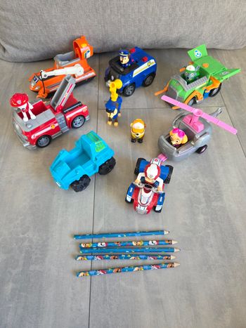Lot pat patrouille figurines et véhicules Paw Patrol + crayons 🖍 