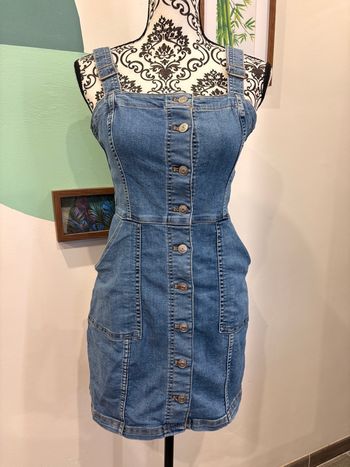 robe salopette en jean h&m taille 38 denim ajustée confortable