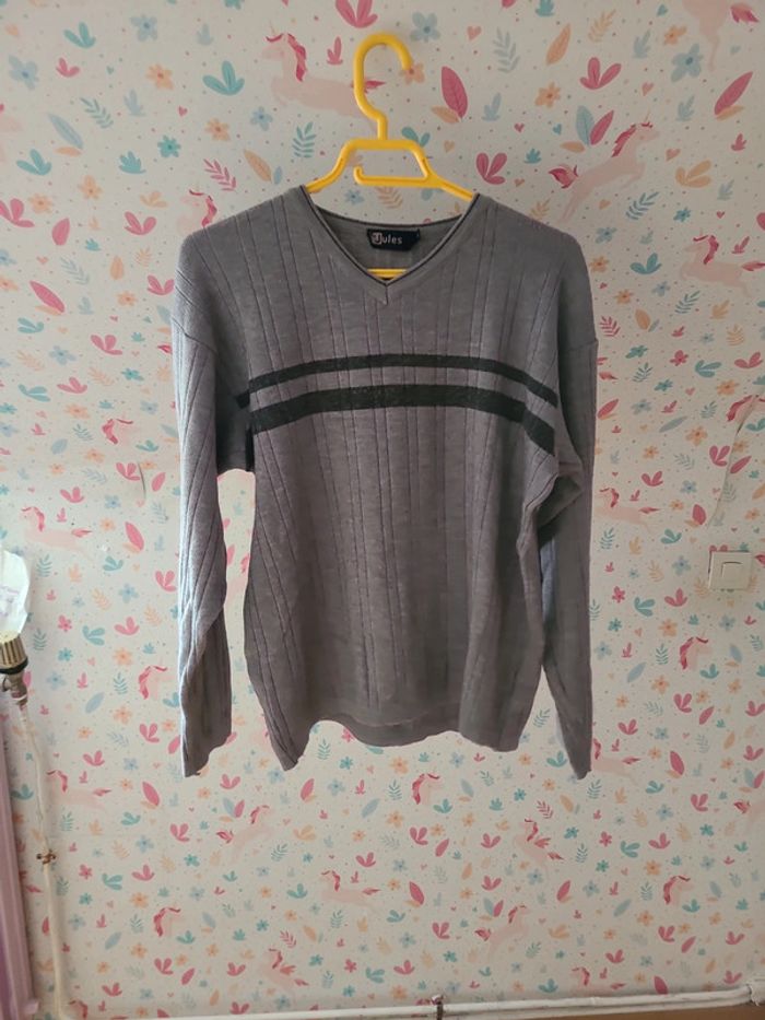 Pull gris