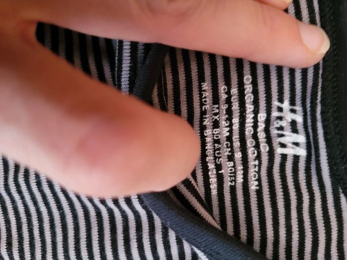 Body h&m 12 mois comme neuf - photo numéro 3
