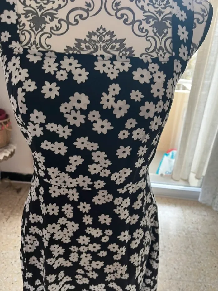 Magnifique robe Xside neuve - photo numéro 2