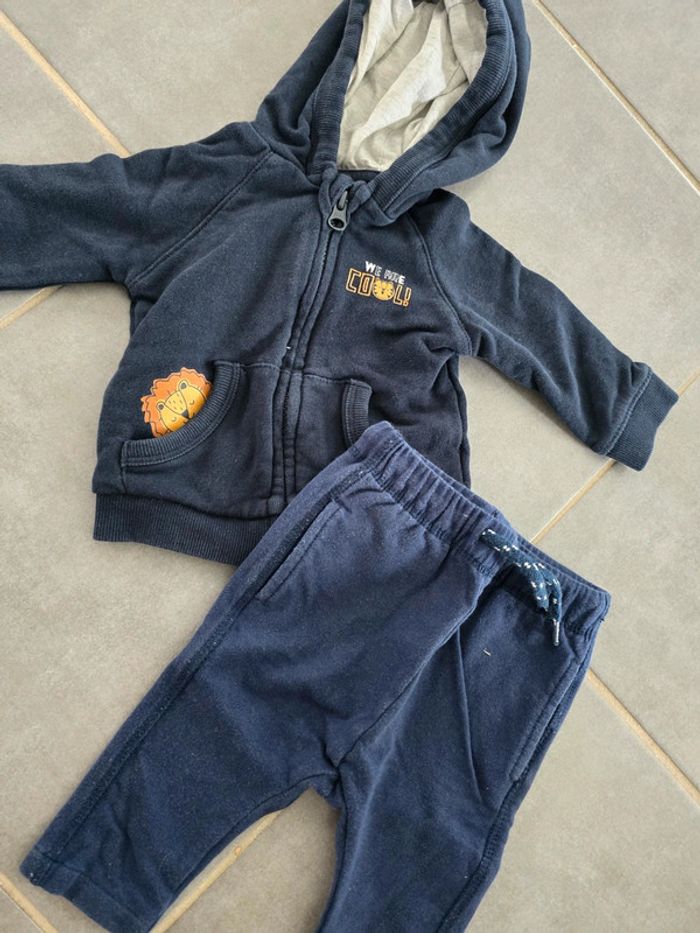 Ensemble jogging - photo numéro 2