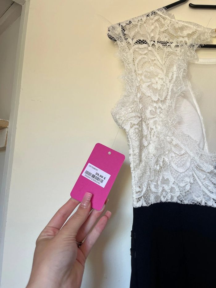 Robe noire et blanc taille S - photo numéro 3