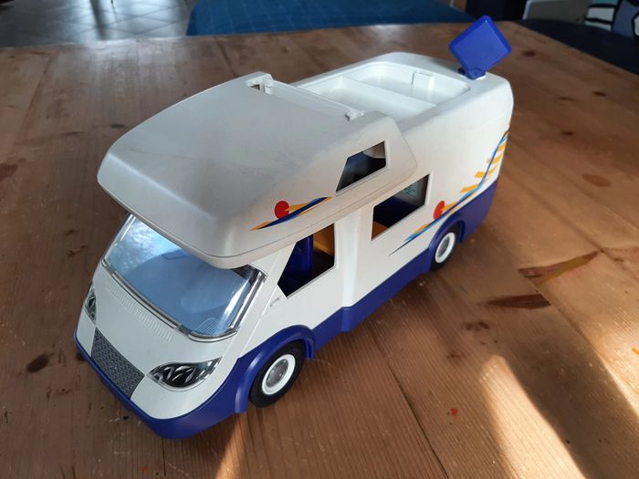 Playmobil camping-car blanc et bleu