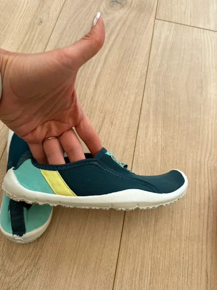 Chaussures de plage enfant taille 34/35 - photo numéro 2