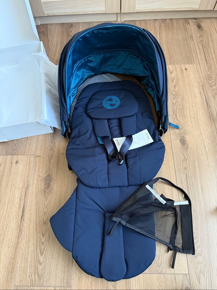 Assise  mios 3 cybex nautical blue jamais utilisé - photo numéro 6