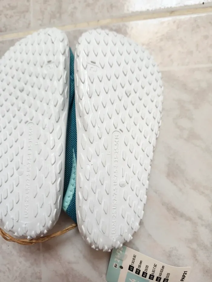 Chaussures eau aquatique bébé taille 24 25 decathlon nabaiji - photo numéro 8