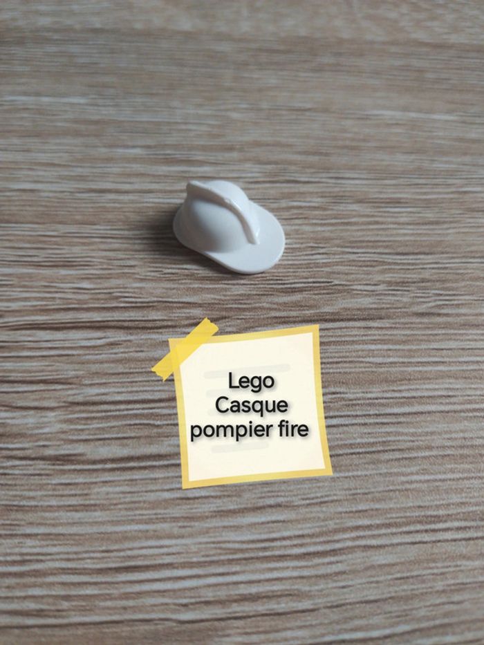 Lego casque pompier blanc