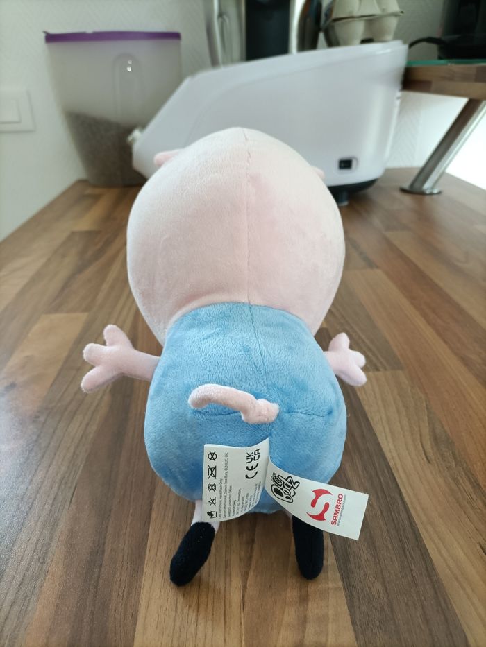 Jolie peluche George Pig de Peppa Pig - photo numéro 7