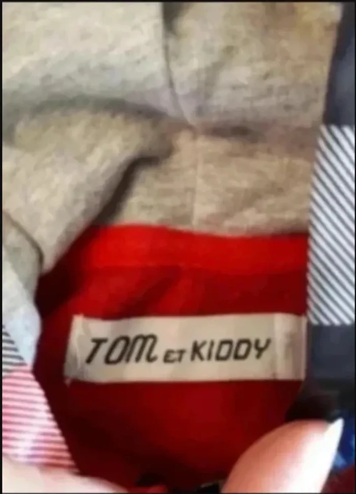 Veste en coton à capuche 1-3 mois / 56 cm·Très bon état·Tom et Kiddy - photo numéro 2