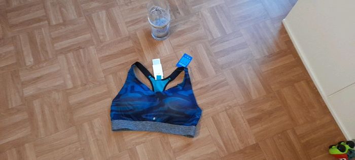 Brassière de sport neuve