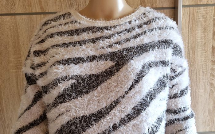 Pull femme taille 36 zèbre  noir et blanc - photo numéro 6