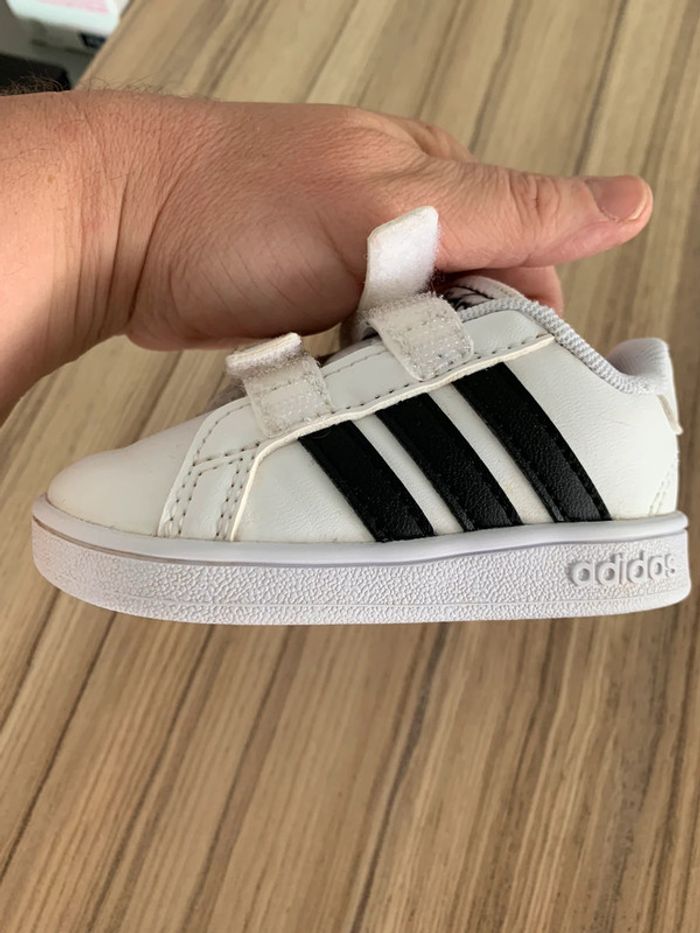 Baskets Adidas en 19 - photo numéro 4