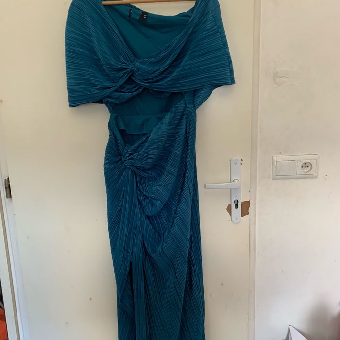 Robe. Asos  neuve