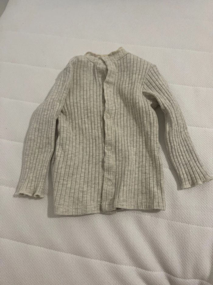 Pull léger couleur crème  à petit col Kiabi 6 mois - photo numéro 2
