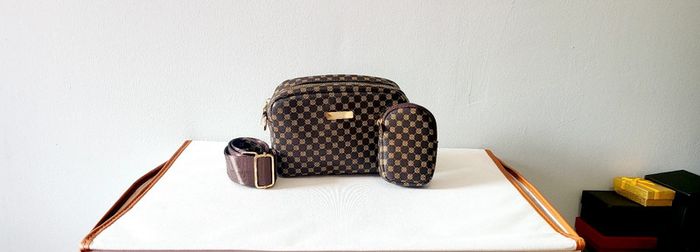 Sac bandoulière marron imprimé + mini pochette assortie