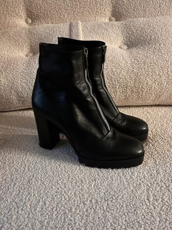 Bottines en cuir Zara taille 38
