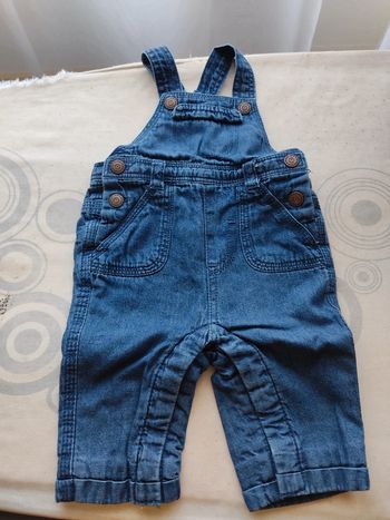 Salopette en jean 1 mois