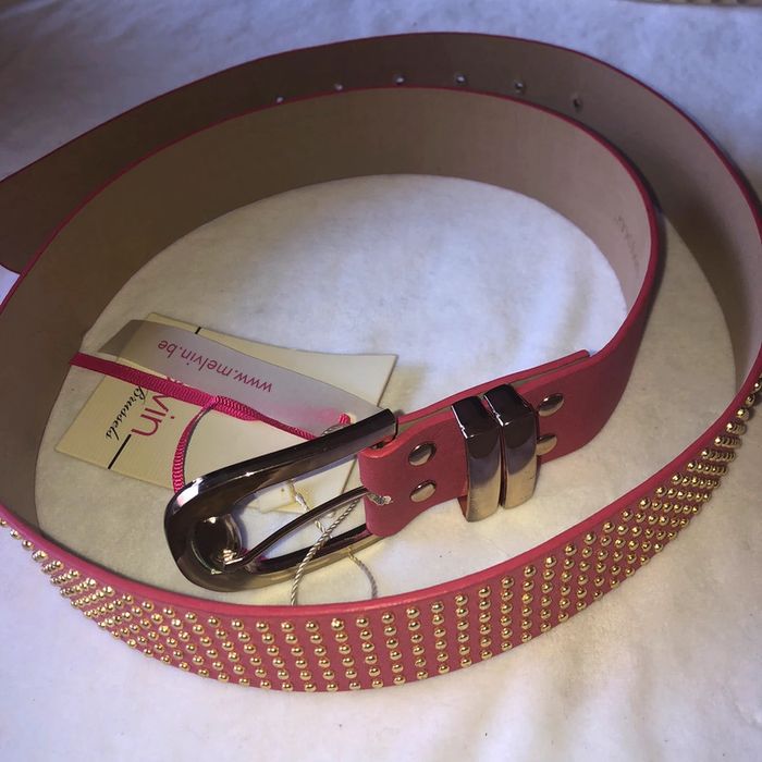 Ceinture rose cloutée 90cm (t2) neuve avec étiquette Melvin