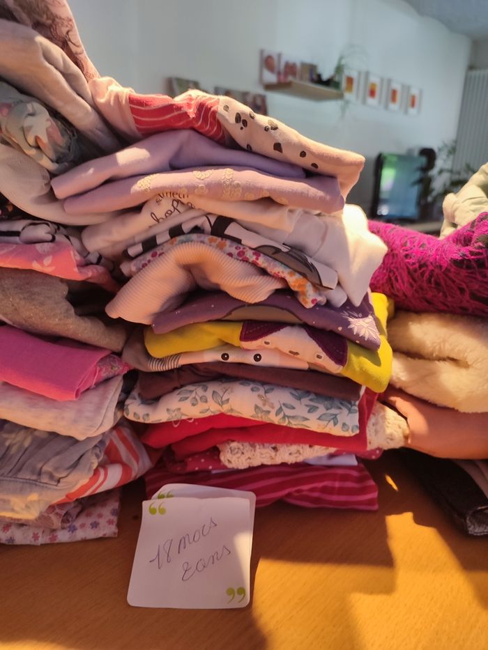 Lot de vêtements fille 18 mois à  2 ans propres, repassés et pliés - photo numéro 7