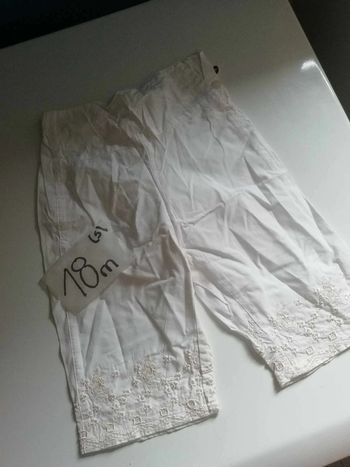Réduction 50% si lot Trés joli pantalon blanc broderie Catimini 18 mois super pour baptême