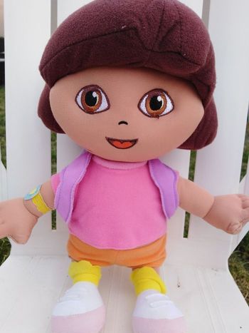 Grande peluche marque  nickelodeon de  dora l'exploratrice,  34 cm, dessin animé,  enfant, vintage