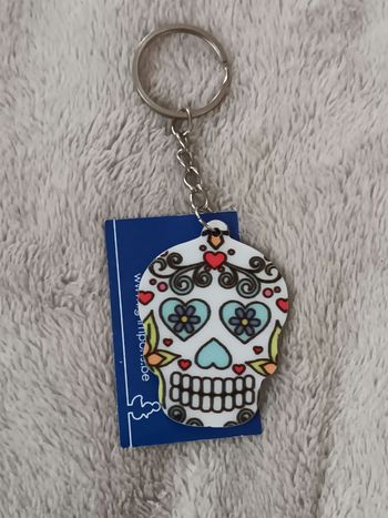 Porte clef tete de mort mexicaine yeux turquoise
