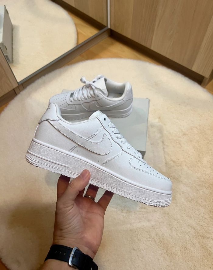 Nouveau Nike Air Force 1 Low Blanc Taille 40
