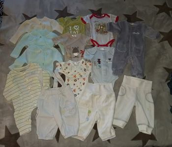 Lot vêtements naissance 
Bon état voir très bon 
Diverses marques
